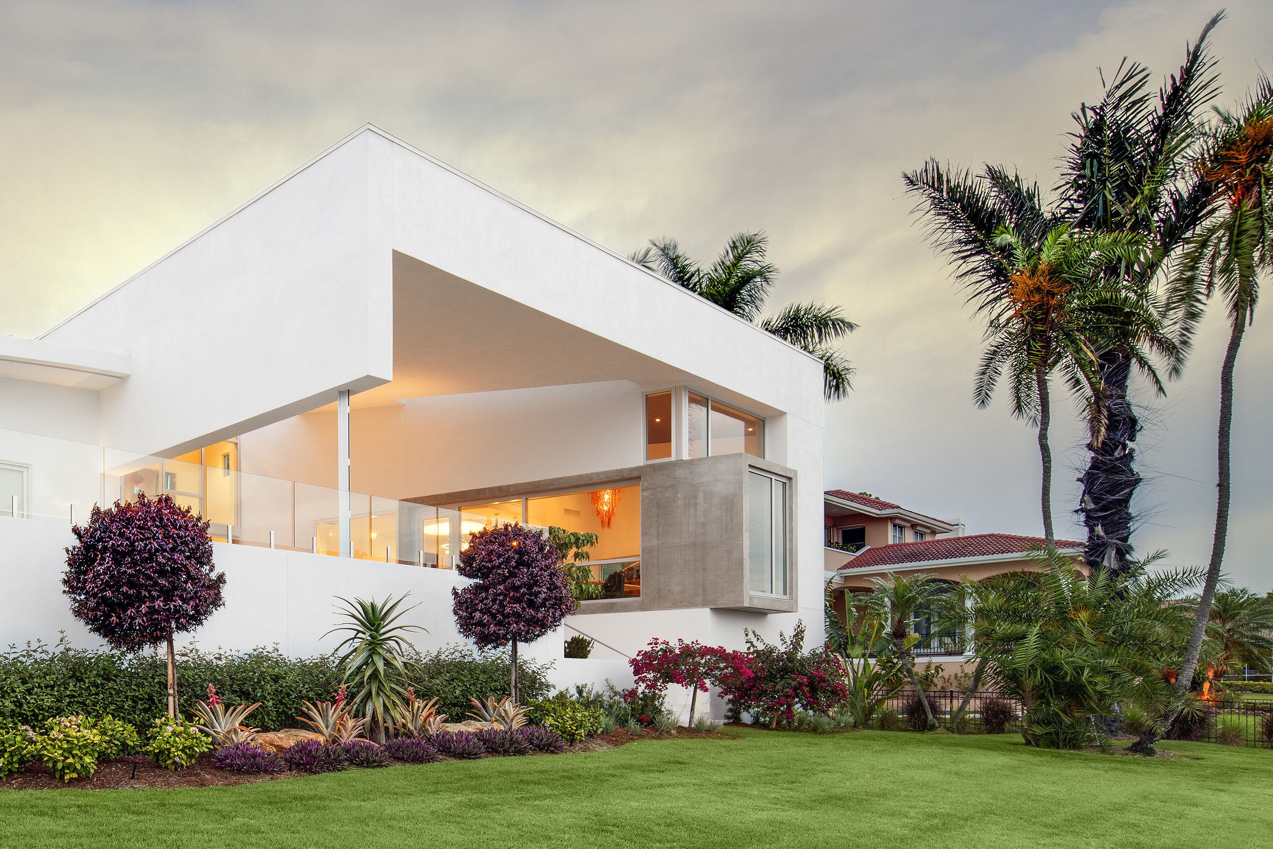 Modern Homes For Sale in Palm Beach